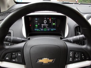 Tableau de bord / volant de la Chevrolet Volt 2012  - essai routier