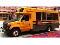 Deux nouveaux autobus scolaires électriques pour Girardin